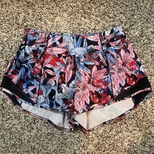 LuLulemon Hotty Hot Short, Size 4, Excellent Used Condition